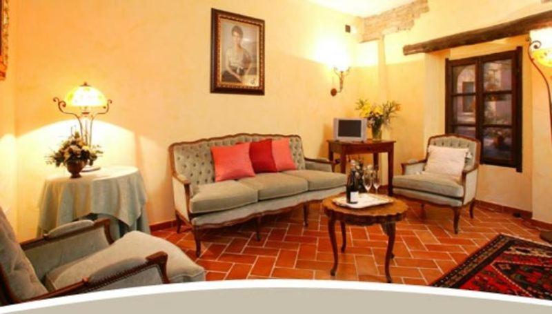 La Maragliana Aparthotel Castel Rocchero ภายนอก รูปภาพ
