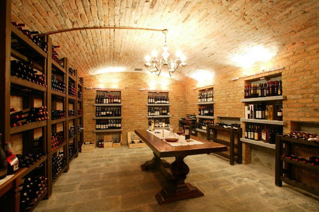 La Maragliana Aparthotel Castel Rocchero ภายนอก รูปภาพ