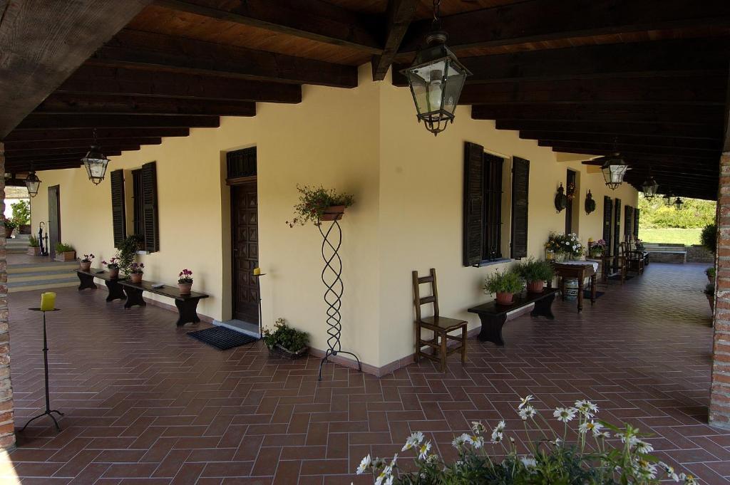 La Maragliana Aparthotel Castel Rocchero ภายนอก รูปภาพ