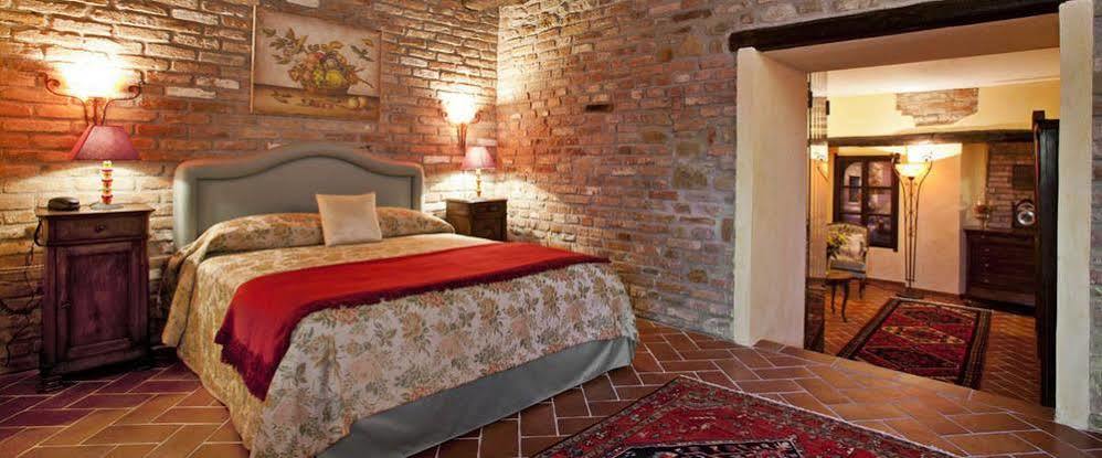 La Maragliana Aparthotel Castel Rocchero ภายนอก รูปภาพ